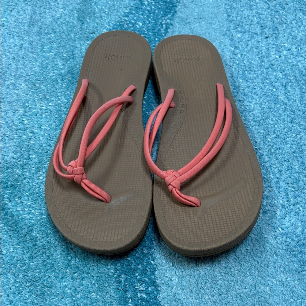 Sanuk New Flip Flops, Sz 10.